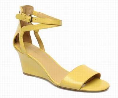 chaussure jaune moutarde